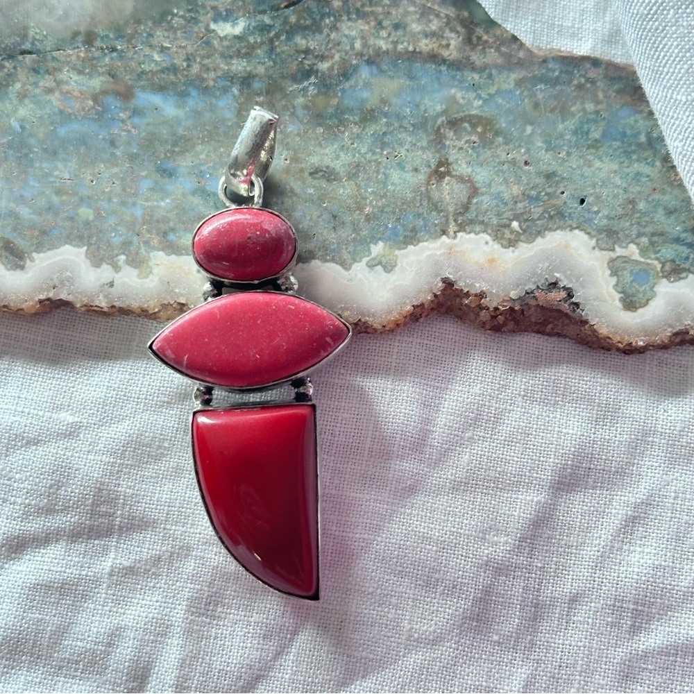 Artisan Handcrafted RED CORAL Three-Stone Silver Pendant 4330 - Picture 15 of 15